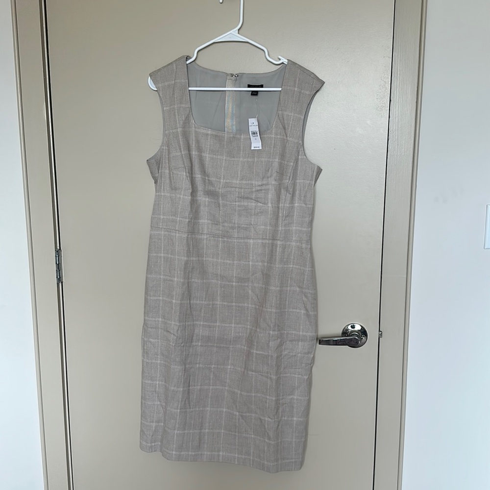 NWT Anne Taylor sleeveless beige work dress size 12